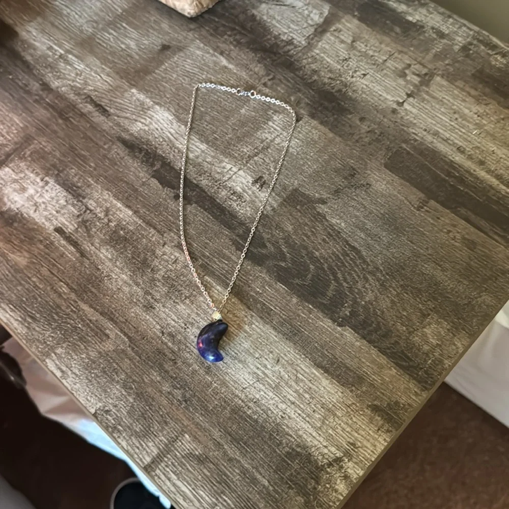 Elegant Silver Necklace with Black Pendant